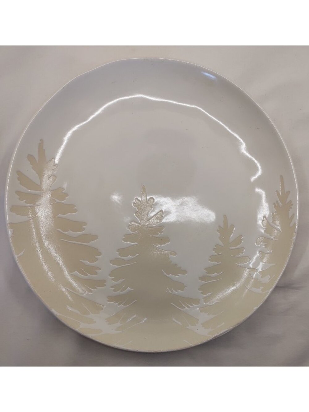 Life At Home Holiday Plate Ceramic Cream Tan Pine Tree Christmas Cabin